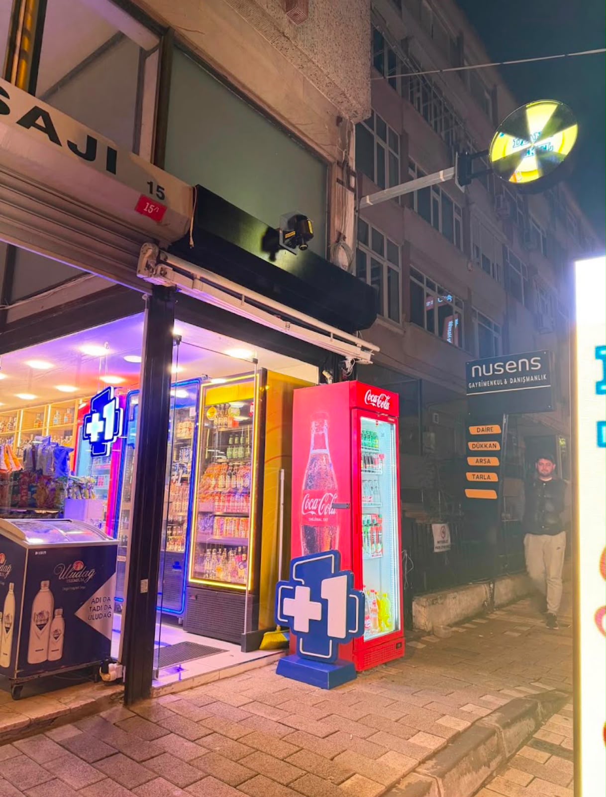 Bakırköy Diana Tekel market dış görünümü