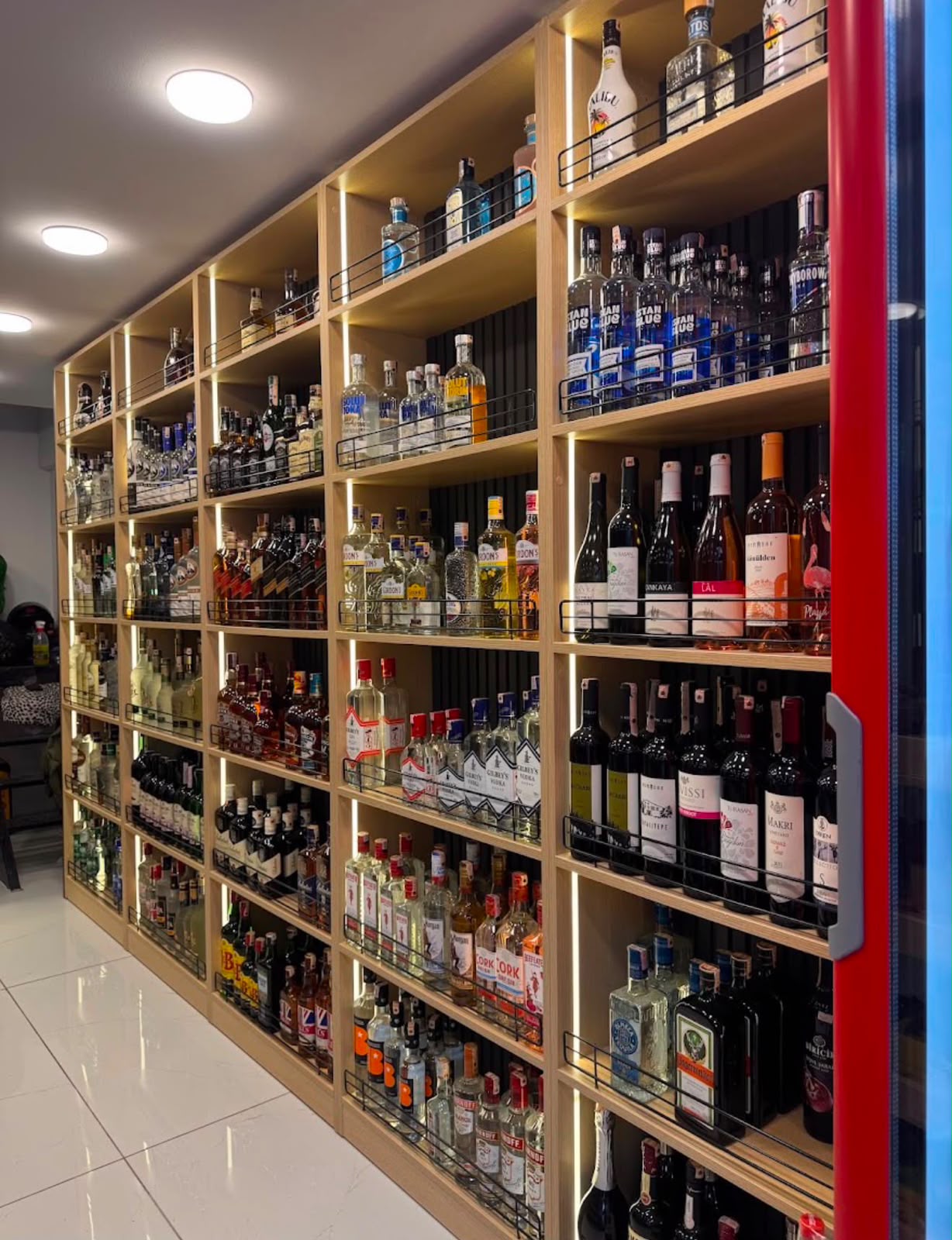 Bakırköy Tekel atıştırmalık ve çerez rafları